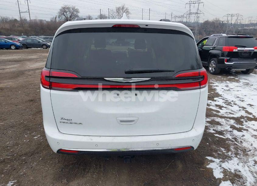 Photo 17 of 2022 Chrysler Pacifica TOURING L (VIN 2C4RC1BG3NR162104)