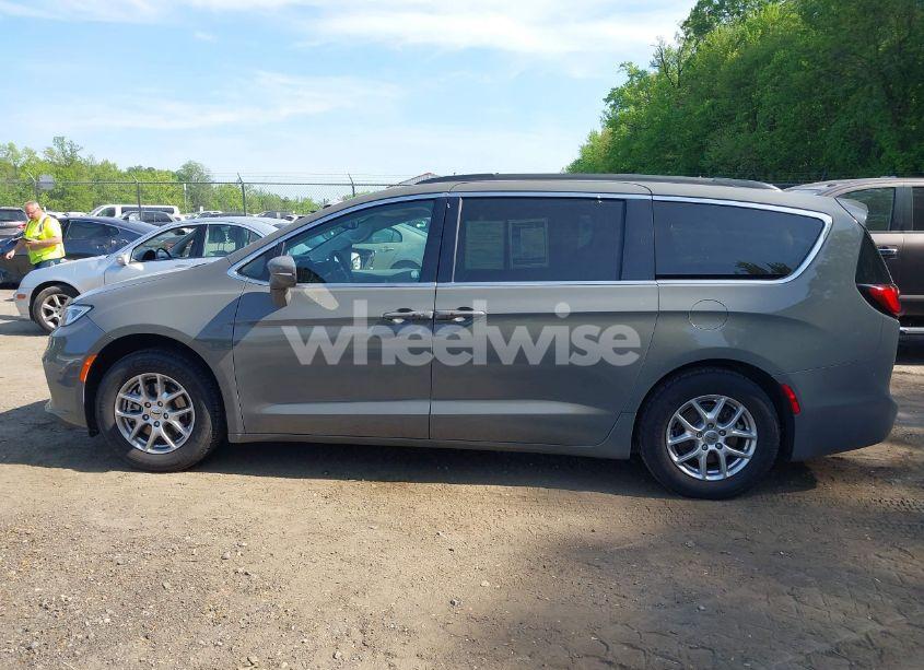 Photo 14 of 2022 Chrysler Pacifica TOURING L (VIN 2C4RC1BG3NR168565)