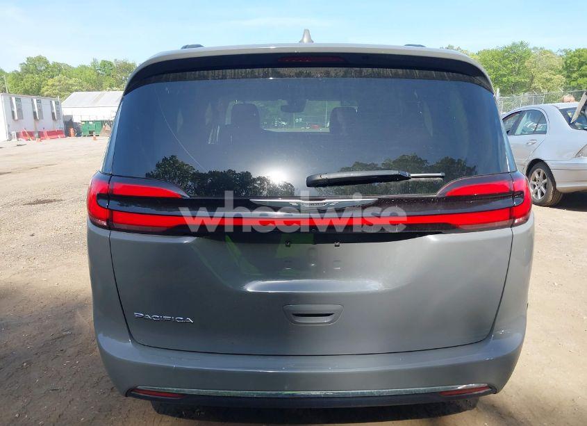 Photo 16 of 2022 Chrysler Pacifica TOURING L (VIN 2C4RC1BG3NR168565)