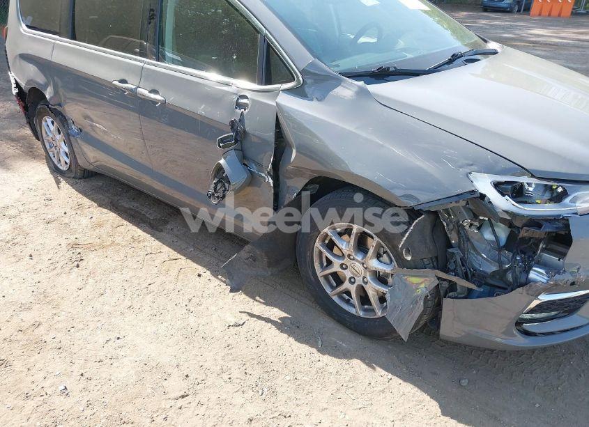 Photo 6 of 2022 Chrysler Pacifica TOURING L (VIN 2C4RC1BG3NR168565)