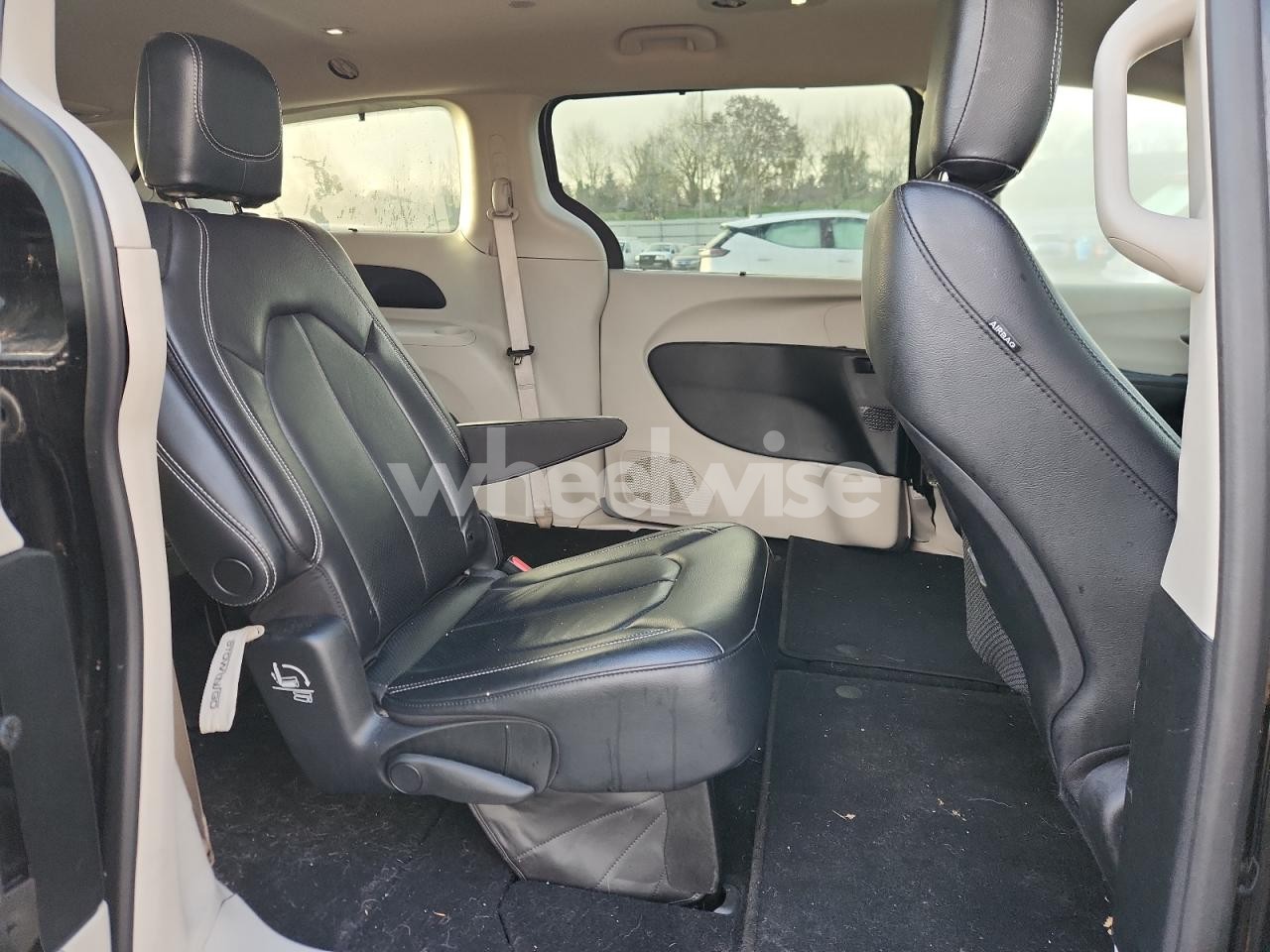 Photo 11 of 2022 CHRYSLER PACIFICA TOURING L (VIN 2C4RC1BG3NR170543)