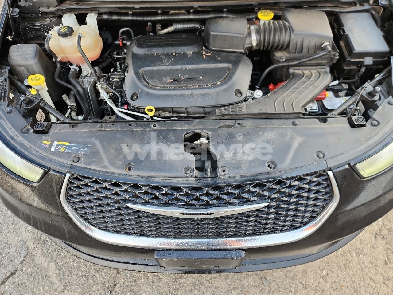 Photo 12 of 2022 CHRYSLER PACIFICA TOURING L (VIN 2C4RC1BG3NR170543)