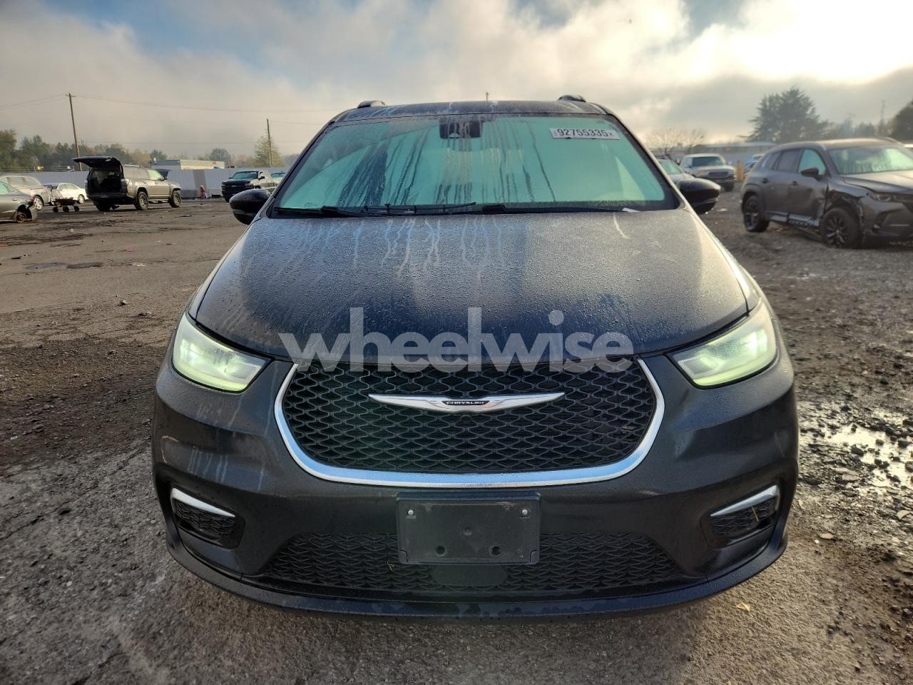 Photo 5 of 2022 CHRYSLER PACIFICA TOURING L (VIN 2C4RC1BG3NR170543)
