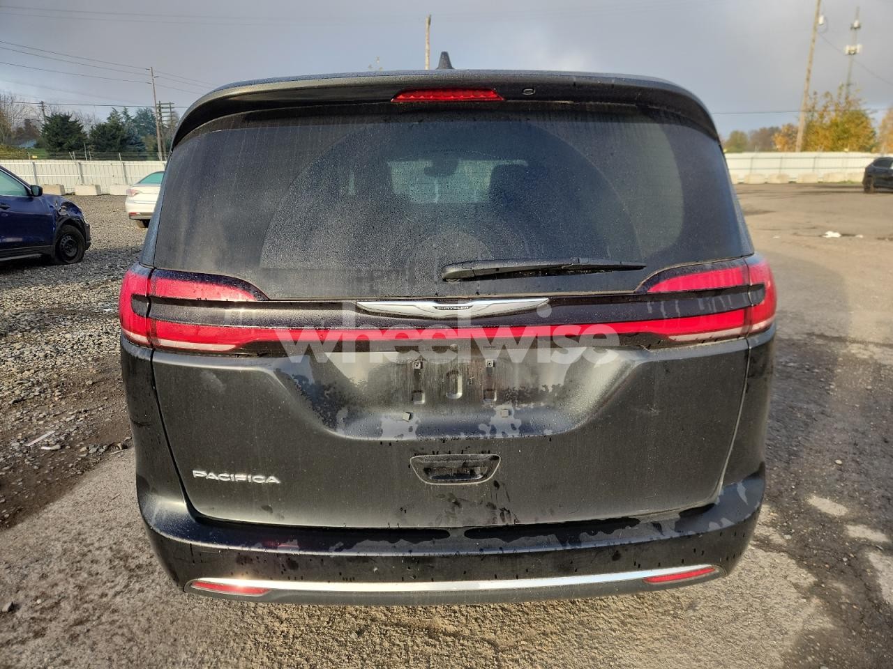 Photo 6 of 2022 CHRYSLER PACIFICA TOURING L (VIN 2C4RC1BG3NR170543)