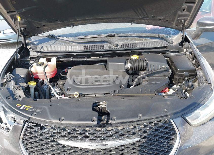 Photo 10 of 2022 Chrysler Pacifica TOURING L (VIN 2C4RC1BG3NR177010)