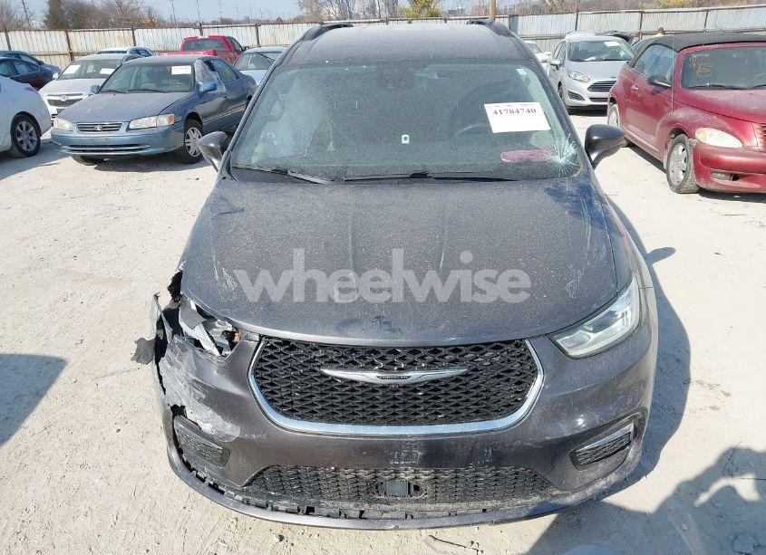 Photo 12 of 2022 Chrysler Pacifica TOURING L (VIN 2C4RC1BG3NR177010)