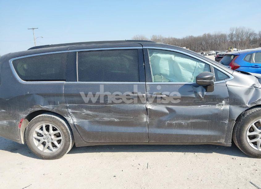 Photo 13 of 2022 Chrysler Pacifica TOURING L (VIN 2C4RC1BG3NR177010)
