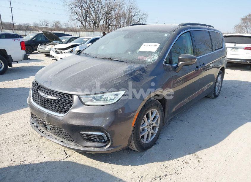 Photo 2 of 2022 Chrysler Pacifica TOURING L (VIN 2C4RC1BG3NR177010)