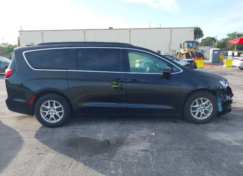 Photo 13 of 2022 Chrysler Pacifica TOURING L (VIN 2C4RC1BG3NR195300)