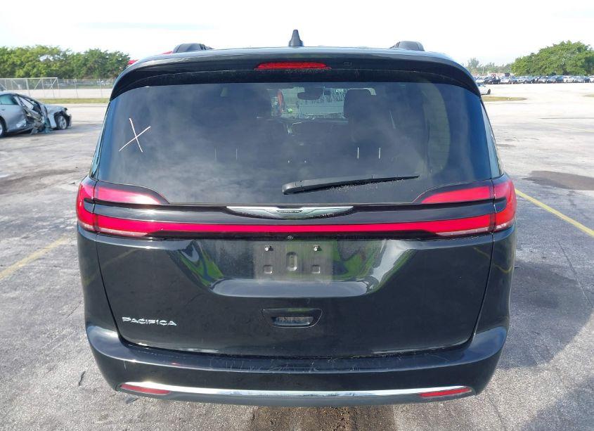 Photo 16 of 2022 Chrysler Pacifica TOURING L (VIN 2C4RC1BG3NR195300)