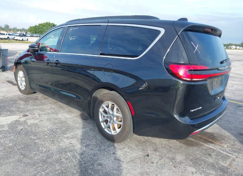 Photo 3 of 2022 Chrysler Pacifica TOURING L (VIN 2C4RC1BG3NR195300)