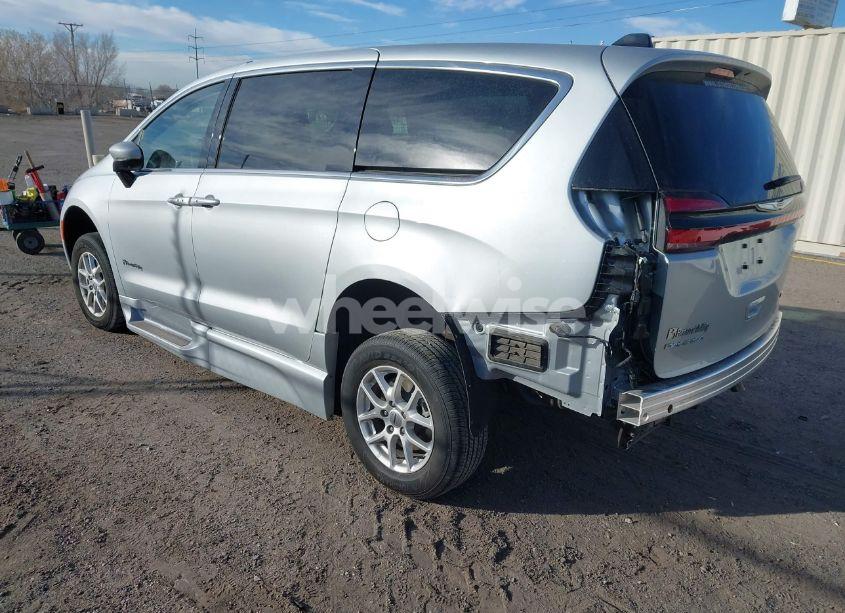 Photo 3 of 2023 Chrysler Pacifica TOURING L (VIN 2C4RC1BG3PR561596)