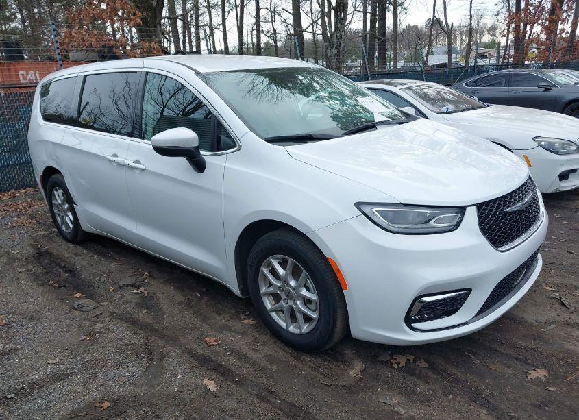 2023 Chrysler Pacifica TOURING L (VIN 2C4RC1BG3PR594033) main photo