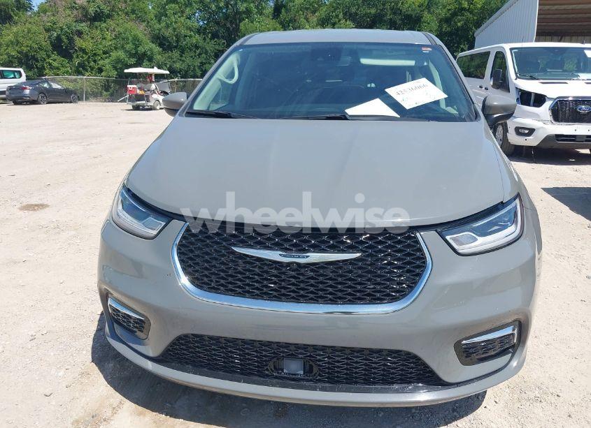 Photo 12 of 2023 Chrysler Pacifica TOURING L (VIN 2C4RC1BG3PR597465)