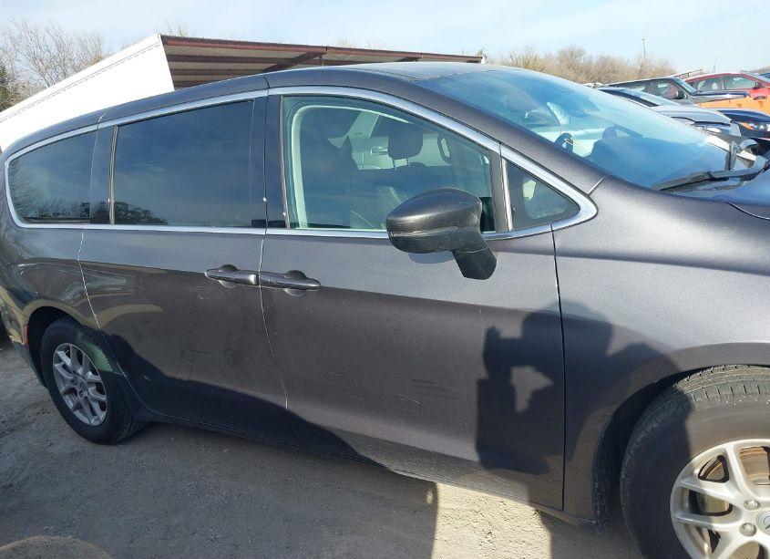 Photo 13 of 2023 Chrysler Pacifica TOURING L (VIN 2C4RC1BG3PR601790)