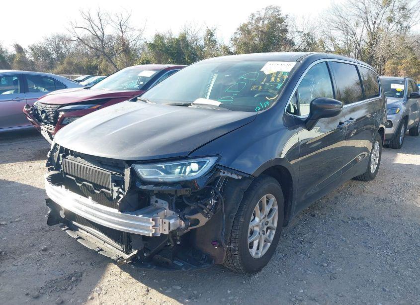 Photo 2 of 2023 Chrysler Pacifica TOURING L (VIN 2C4RC1BG3PR601790)