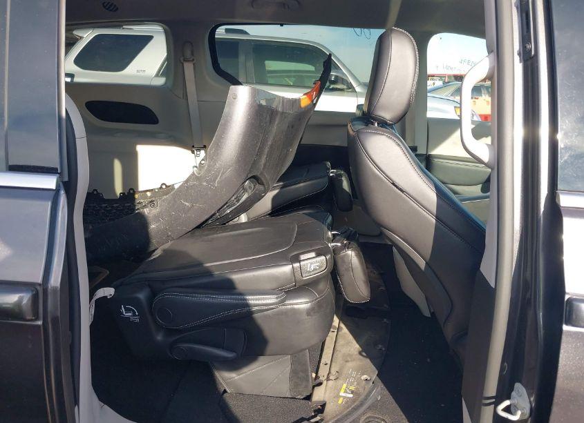 Photo 8 of 2023 Chrysler Pacifica TOURING L (VIN 2C4RC1BG3PR601790)