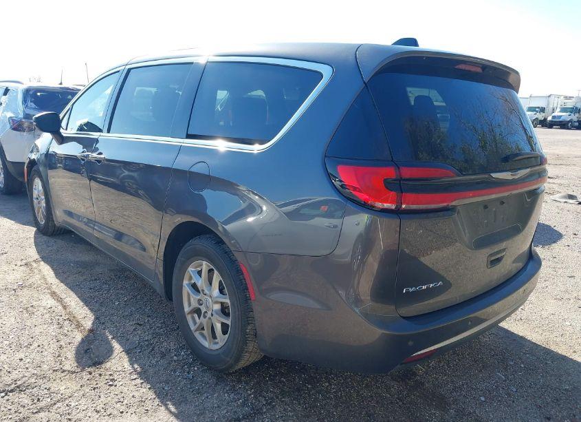 Photo 3 of 2023 Chrysler Pacifica TOURING L (VIN 2C4RC1BG3PR602194)