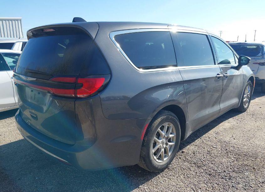 Photo 4 of 2023 Chrysler Pacifica TOURING L (VIN 2C4RC1BG3PR602194)