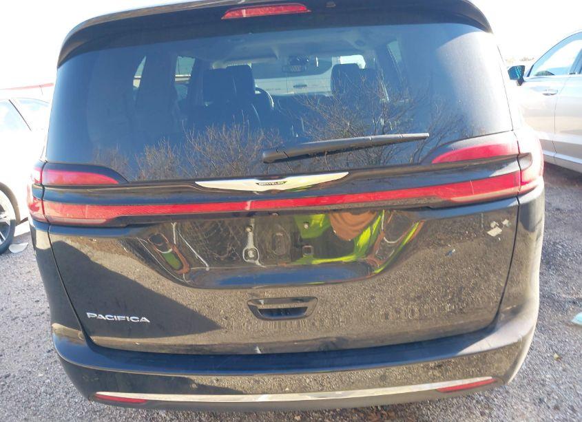 Photo 16 of 2023 Chrysler Pacifica TOURING L (VIN 2C4RC1BG3PR627953)