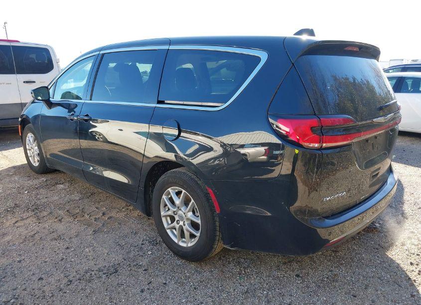 Photo 3 of 2023 Chrysler Pacifica TOURING L (VIN 2C4RC1BG3PR627953)