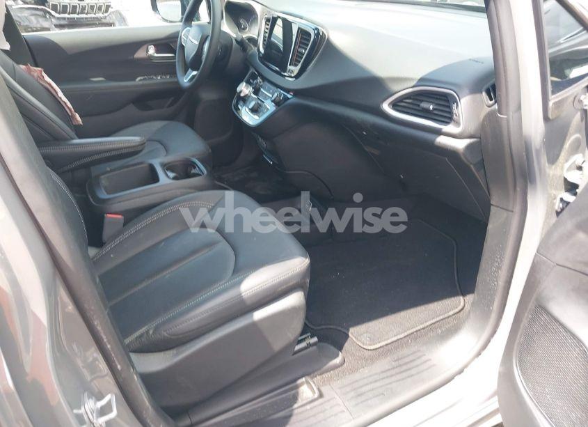 Photo 5 of 2025 Chrysler Pacifica SELECT (VIN 2C4RC1BG3SR504503)