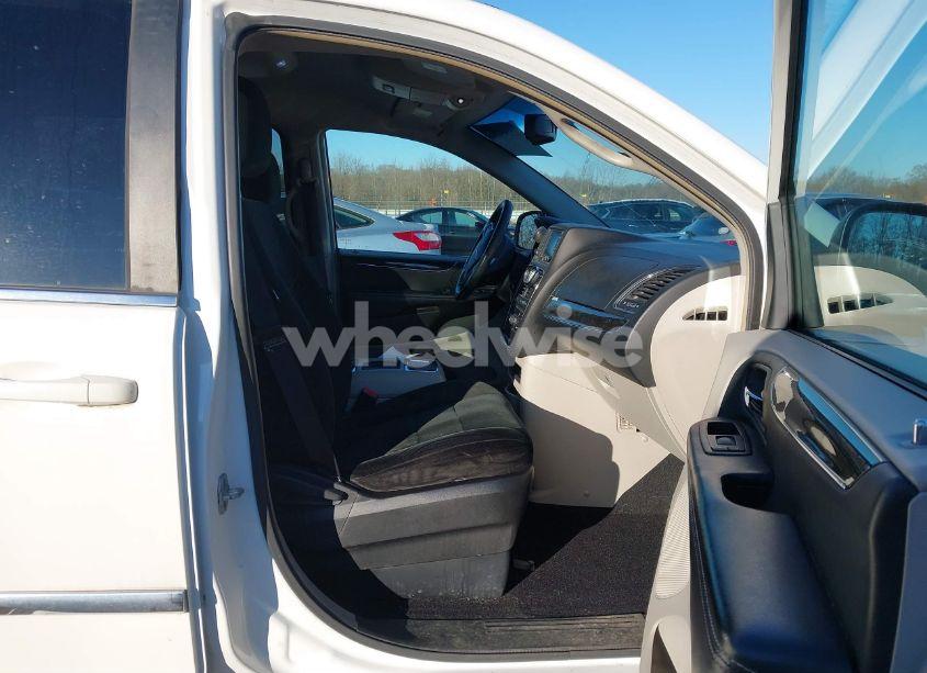 Photo 5 of 2012 Chrysler Town & COUNTRY TOURING (VIN 2C4RC1BG4CR127181)