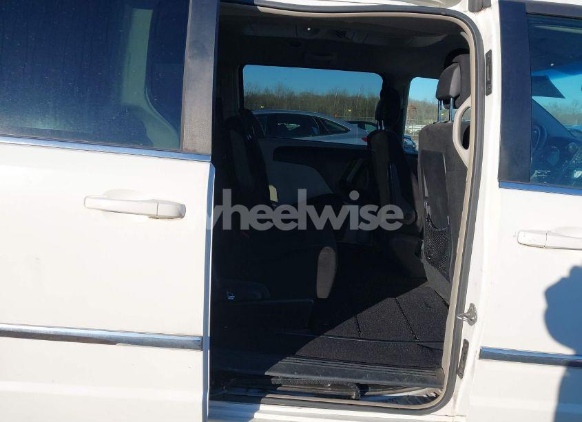 Photo 8 of 2012 Chrysler Town & COUNTRY TOURING (VIN 2C4RC1BG4CR127181)