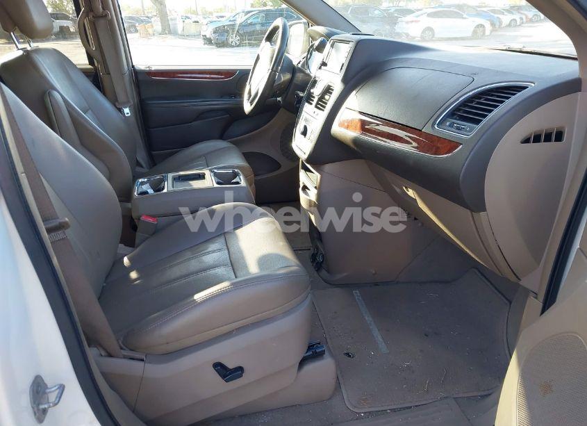 Photo 5 of 2012 Chrysler Town & COUNTRY TOURING (VIN 2C4RC1BG4CR187347)