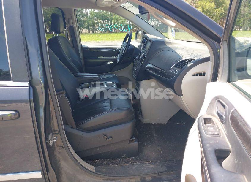 Photo 5 of 2012 Chrysler Town & COUNTRY TOURING (VIN 2C4RC1BG4CR189809)