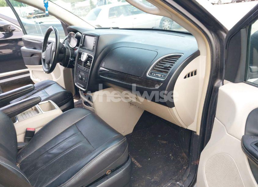 Photo 5 of 2012 Chrysler Town & COUNTRY TOURING (VIN 2C4RC1BG4CR348635)