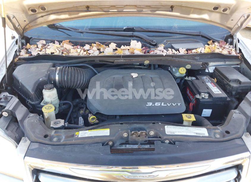 Photo 10 of 2012 Chrysler Town & COUNTRY TOURING (VIN 2C4RC1BG4CR386334)