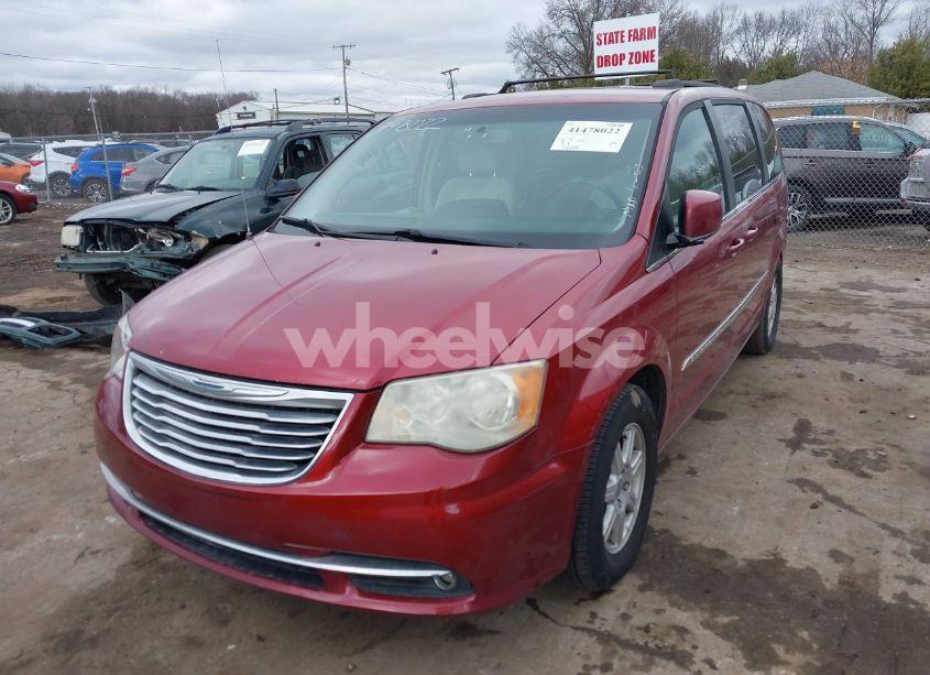 Photo 2 of 2013 Chrysler Town & COUNTRY TOURING (VIN 2C4RC1BG4DR526125)