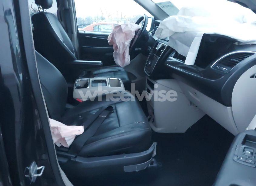 Photo 5 of 2013 Chrysler Town & COUNTRY TOURING (VIN 2C4RC1BG4DR557665)