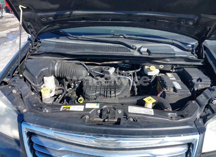 Photo 10 of 2013 Chrysler Town & COUNTRY TOURING (VIN 2C4RC1BG4DR573185)