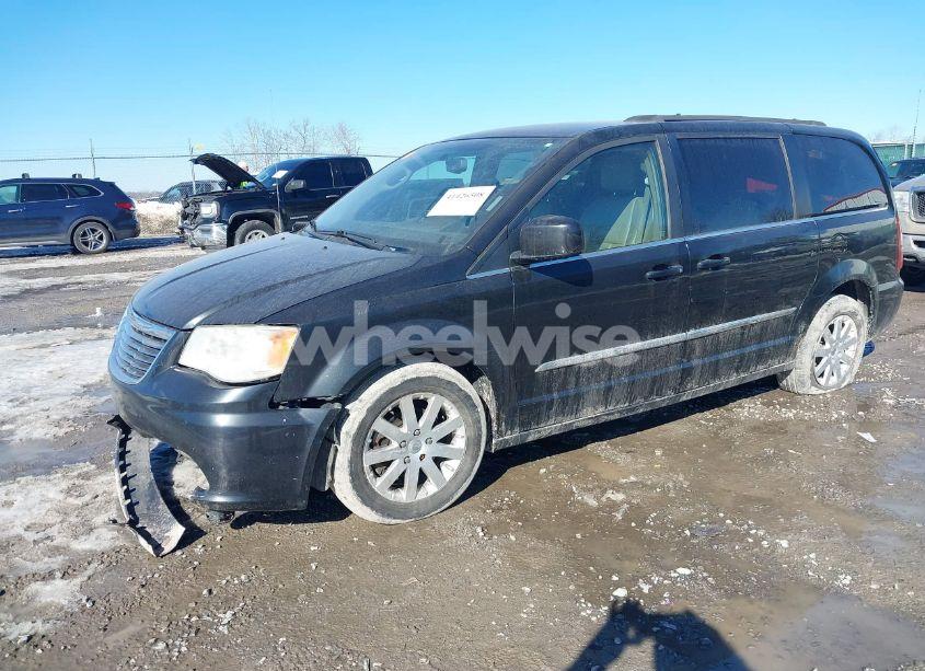 Photo 2 of 2013 Chrysler Town & COUNTRY TOURING (VIN 2C4RC1BG4DR573185)