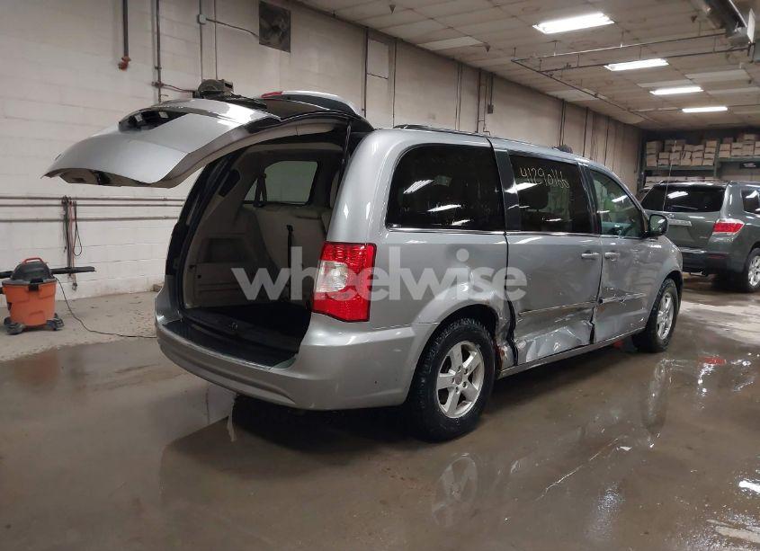 Photo 4 of 2013 Chrysler Town & COUNTRY TOURING (VIN 2C4RC1BG4DR578032)