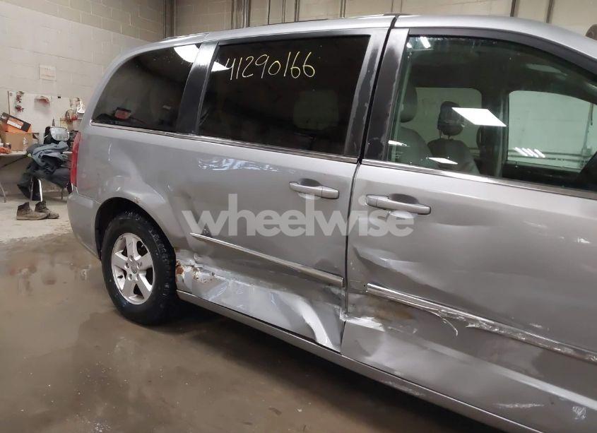 Photo 6 of 2013 Chrysler Town & COUNTRY TOURING (VIN 2C4RC1BG4DR578032)