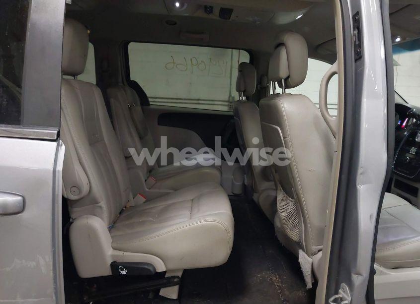 Photo 8 of 2013 Chrysler Town & COUNTRY TOURING (VIN 2C4RC1BG4DR578032)