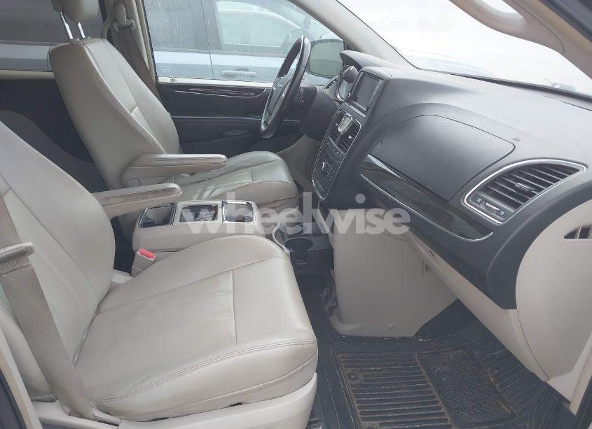 Photo 5 of 2013 Chrysler Town & COUNTRY TOURING (VIN 2C4RC1BG4DR595154)