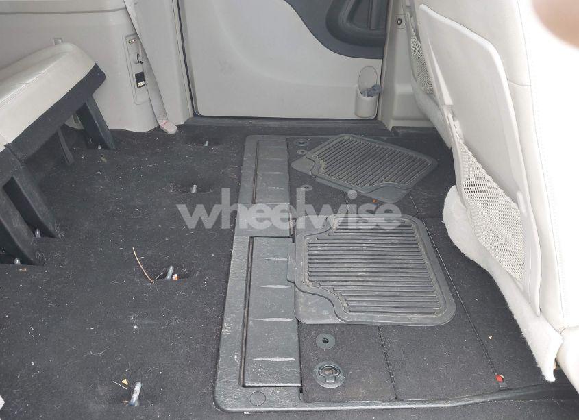 Photo 8 of 2013 Chrysler Town & COUNTRY TOURING (VIN 2C4RC1BG4DR595154)