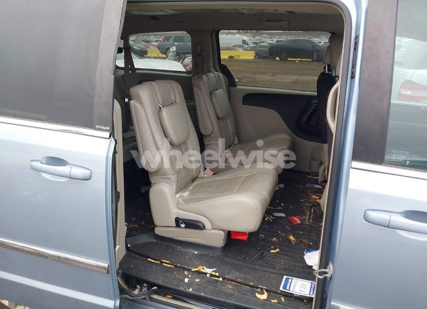 Photo 8 of 2013 Chrysler Town & COUNTRY TOURING (VIN 2C4RC1BG4DR605634)