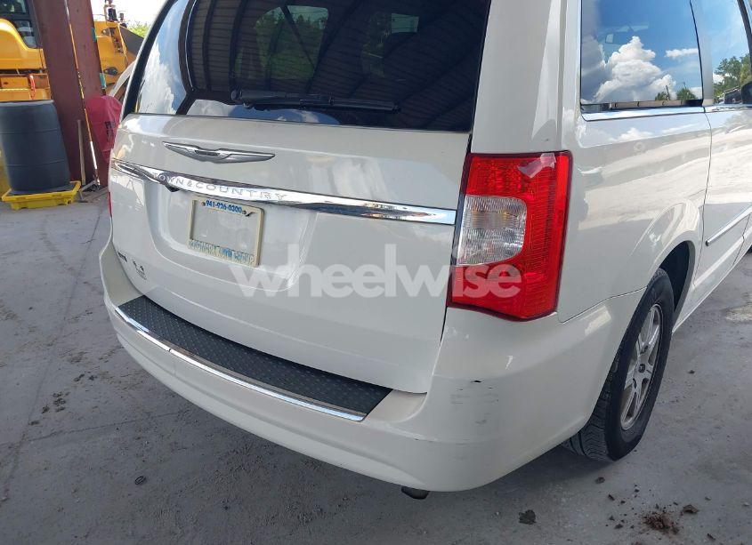 Photo 12 of 2013 Chrysler Town & COUNTRY TOURING (VIN 2C4RC1BG4DR629853)