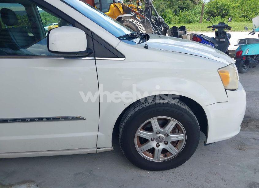 Photo 13 of 2013 Chrysler Town & COUNTRY TOURING (VIN 2C4RC1BG4DR629853)