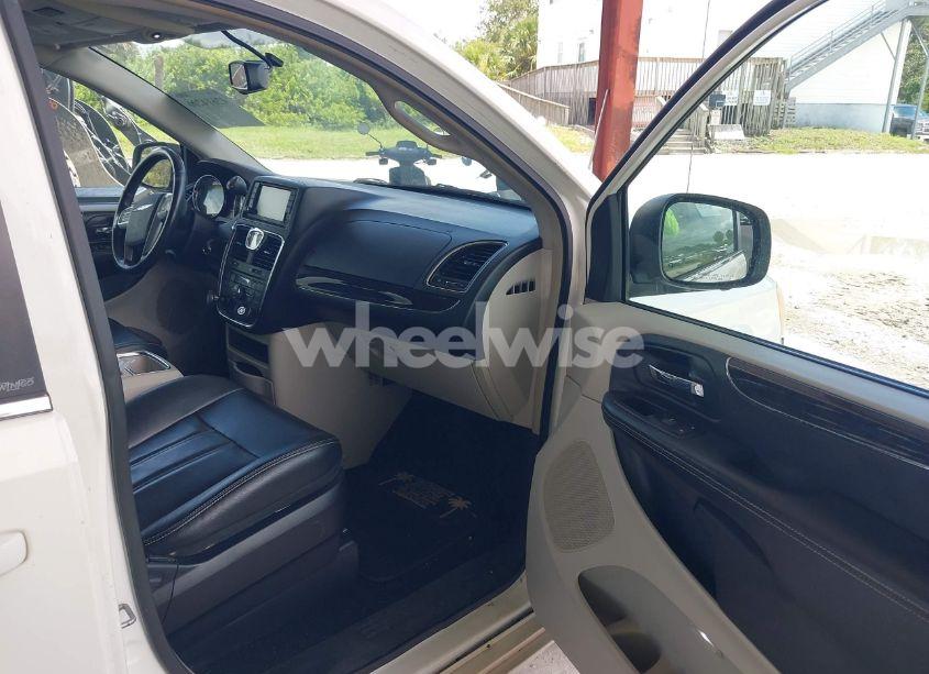 Photo 5 of 2013 Chrysler Town & COUNTRY TOURING (VIN 2C4RC1BG4DR629853)