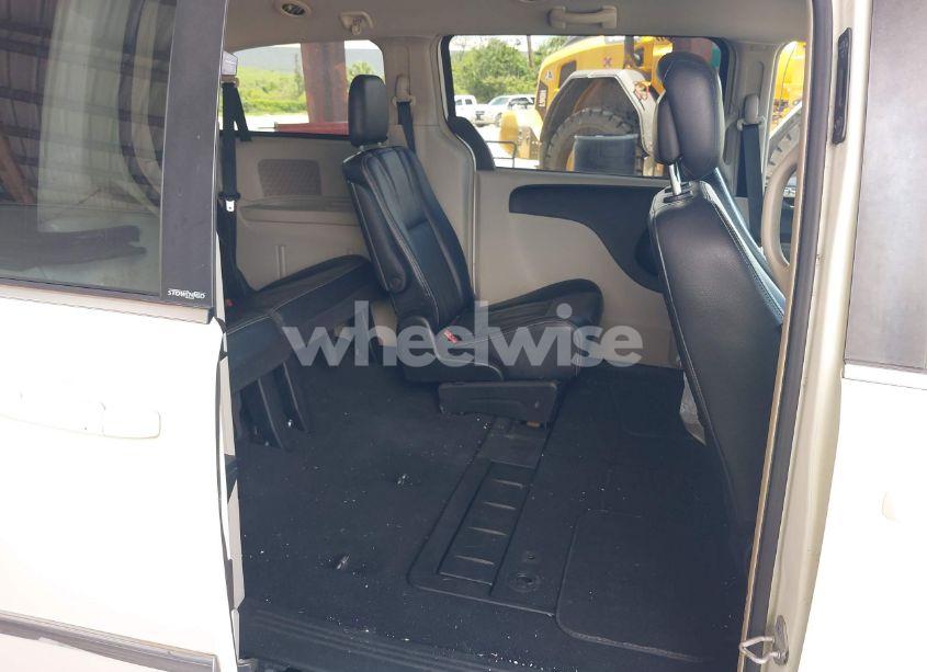 Photo 8 of 2013 Chrysler Town & COUNTRY TOURING (VIN 2C4RC1BG4DR629853)