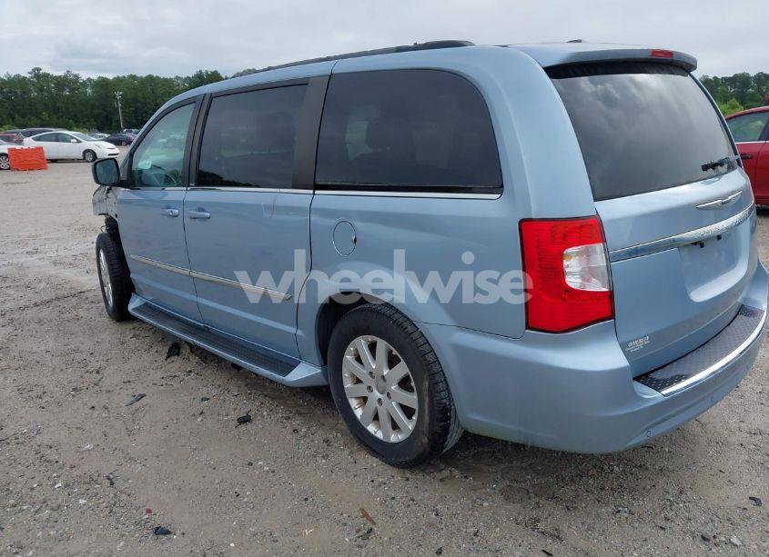 Photo 3 of 2013 Chrysler Town & COUNTRY TOURING (VIN 2C4RC1BG4DR662576)