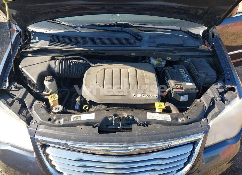 Photo 10 of 2013 Chrysler Town & COUNTRY TOURING (VIN 2C4RC1BG4DR713400)