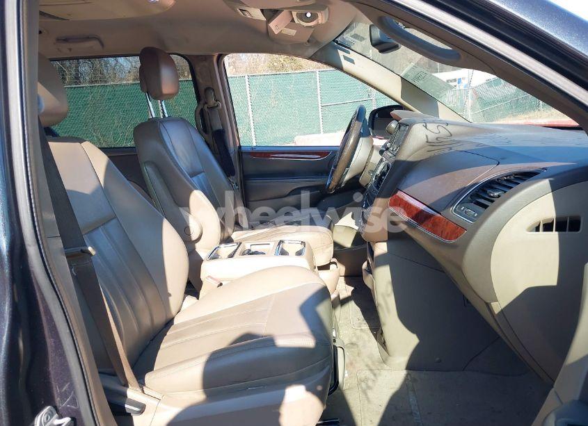 Photo 5 of 2013 Chrysler Town & COUNTRY TOURING (VIN 2C4RC1BG4DR713400)