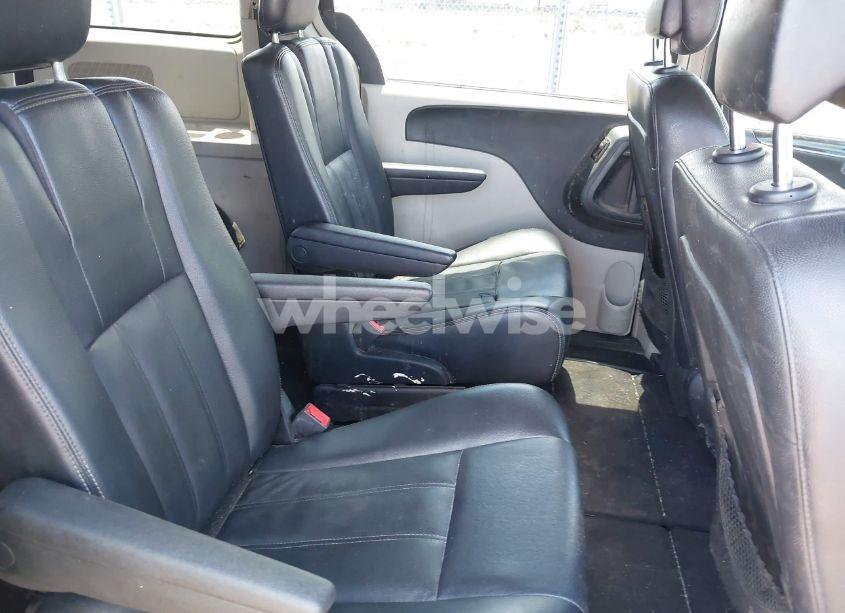 Photo 8 of 2013 Chrysler Town & COUNTRY TOURING (VIN 2C4RC1BG4DR723926)